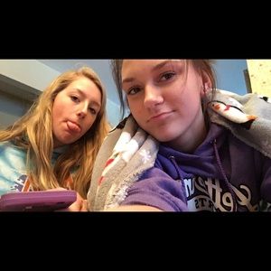 Meet your Posher, Abbey