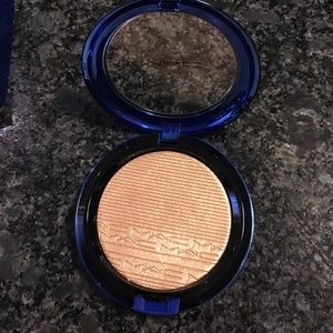 Mac oh darling LE sold out! Bnib