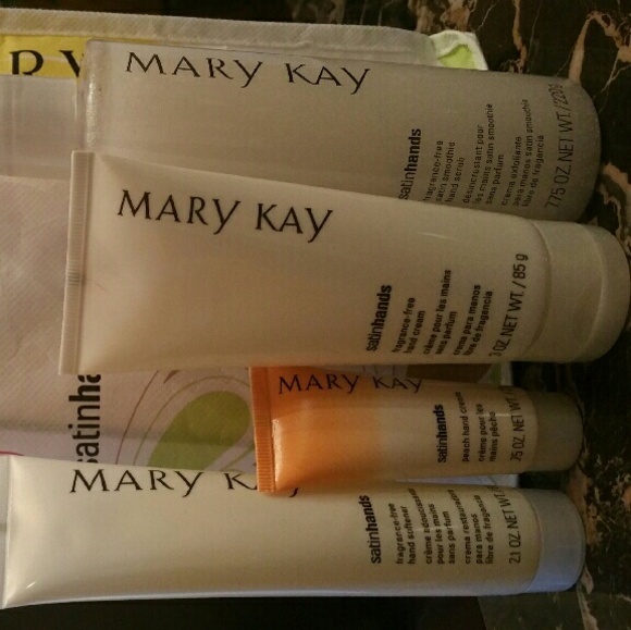Mary Kay Satin Hands - Picture 2 of 3