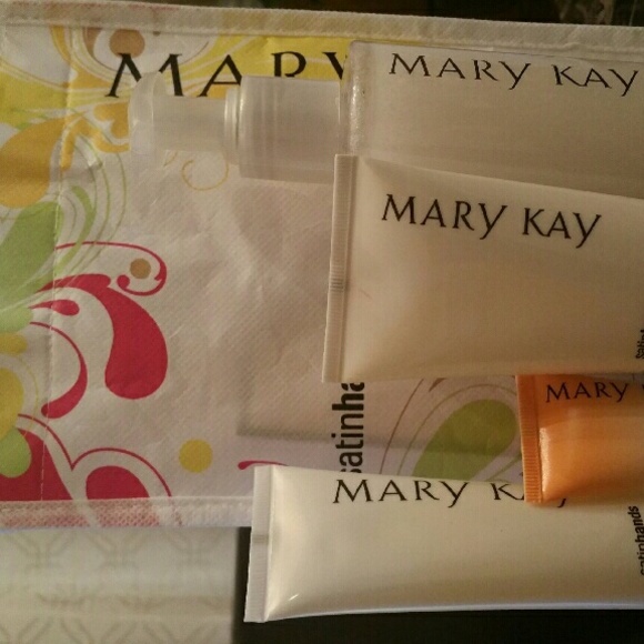 Mary Kay Satin Hands - Picture 3 of 3