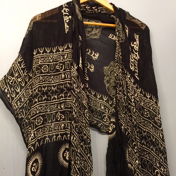 Arabic black/white boho ohm flowing scarf