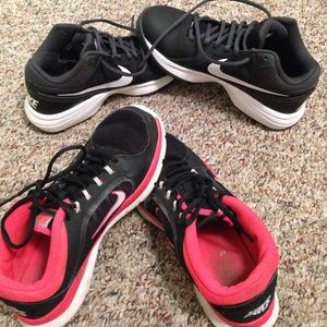 Nike shoes *BUNDLE*