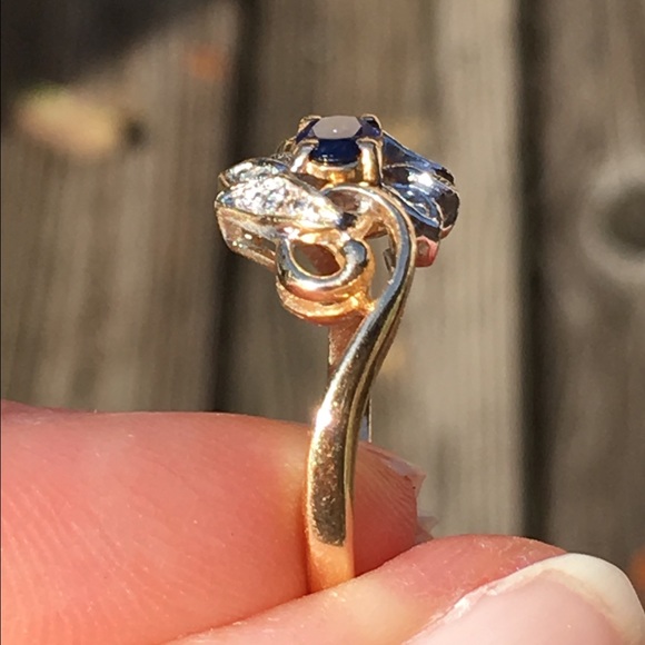 Sapphire and Diamond Ring - Picture 2 of 4