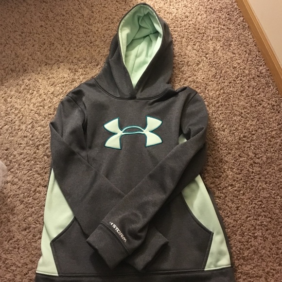 Youth size XL but fits like an adult small