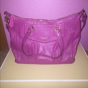 Fuchsia leather coach bag!! Like new!!