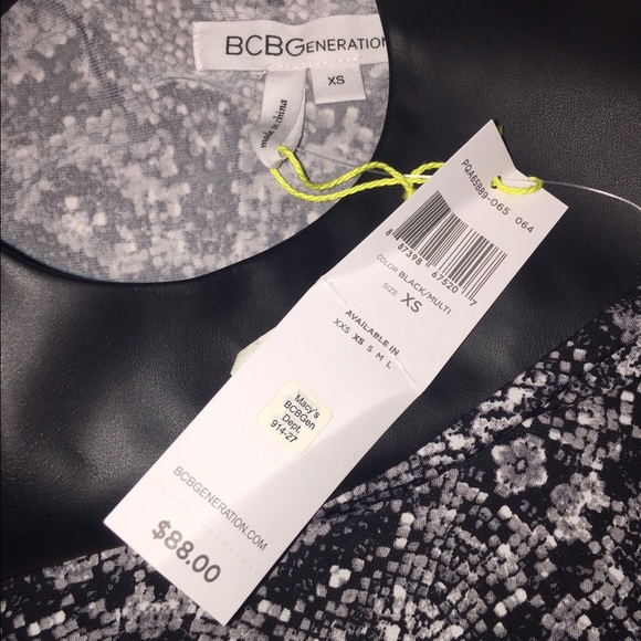 Guess Shirt/Dress Top - Picture 2 of 2