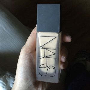 NARS all day luminous weightless foundation