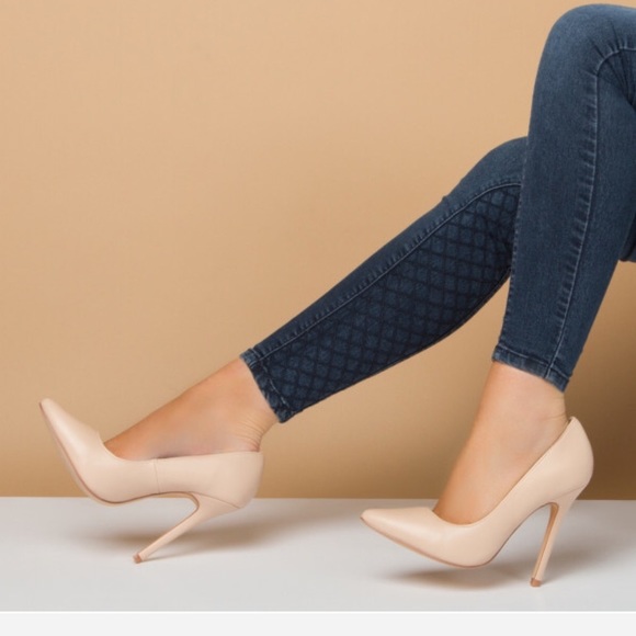 ShoeDazzle Nude Faux Leather Beatrice Pumps