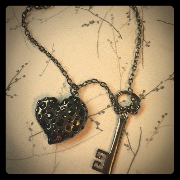Heart and key fashion necklace