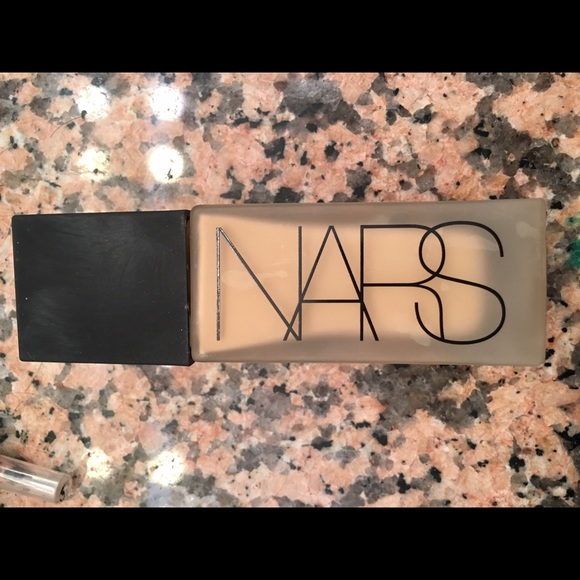 NARS All Day Luminous foundation in "Punjab"