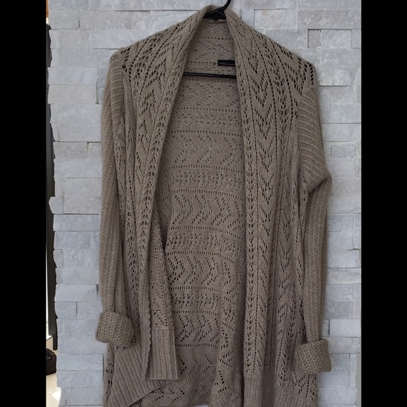 Cream knitted cardigan by Moda International. M