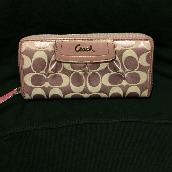 Coach Handbags - Coach Wallet