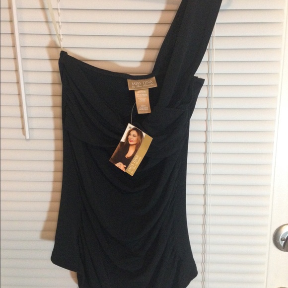 Sexy one-shoulder shirt
