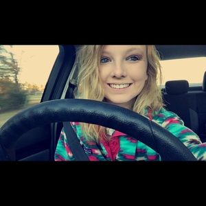 Meet your Posher, Becca