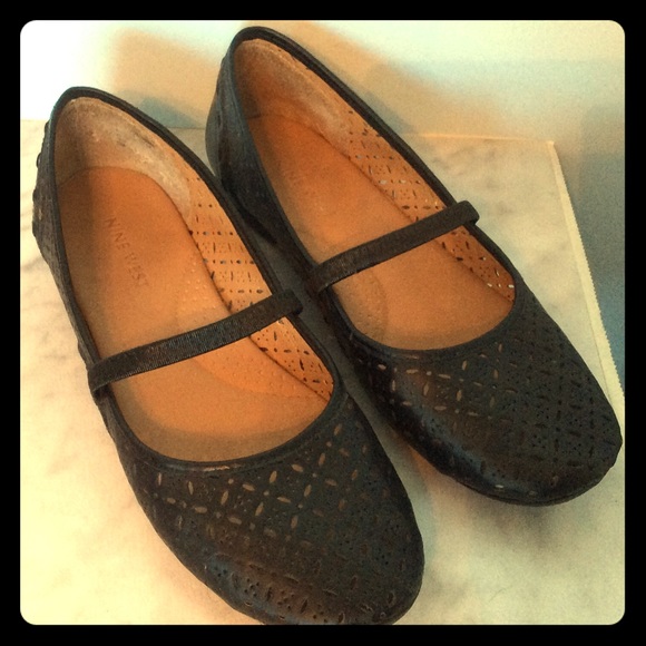 Nine West Black Leather Lattice Cut MaryJane Flats