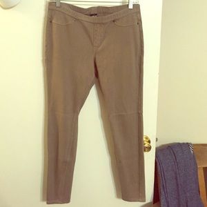 Hue leggings/ jeggings!