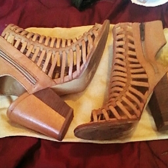Dolce Vita Shoes - DOLCE VITA TAN STRAPPY PEEP TOE BOOTIES