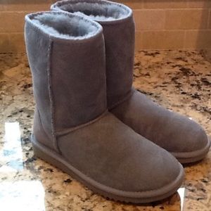 🚫SOLD🚫Ugg boots size 6
