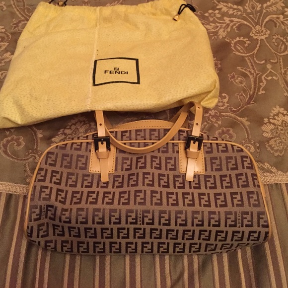 Vintage fendi handbag