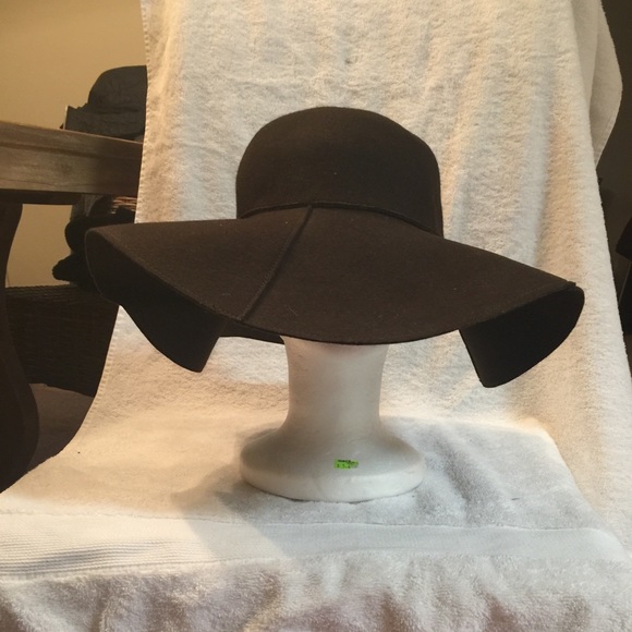 Floppy hat💕 - Picture 1 of 4