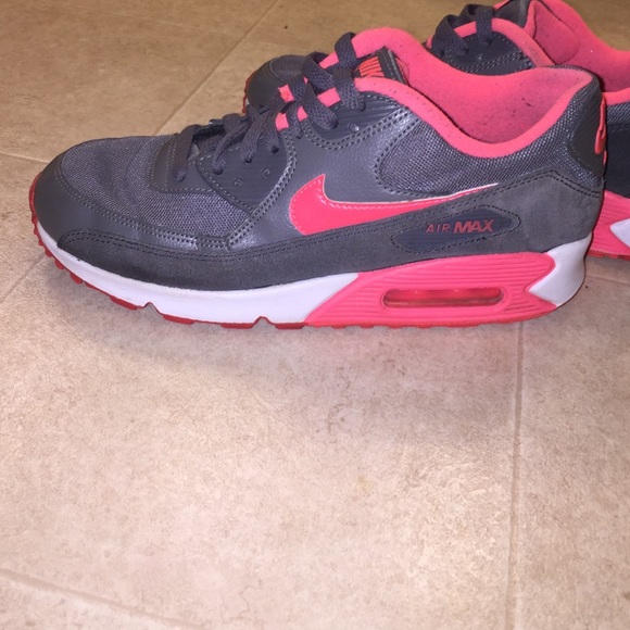 Nike Shoes - Nike Air Max