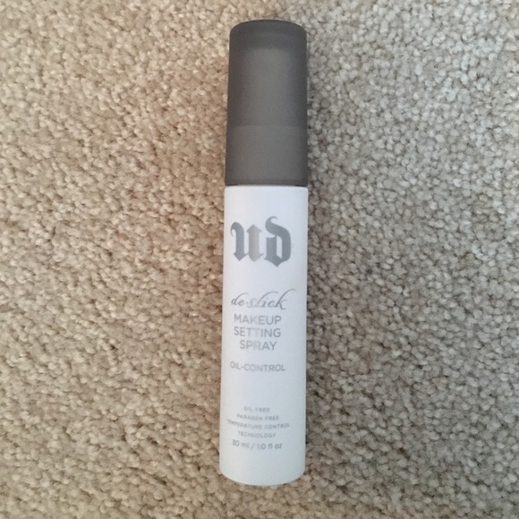 Urban Decay Spray • SOLD