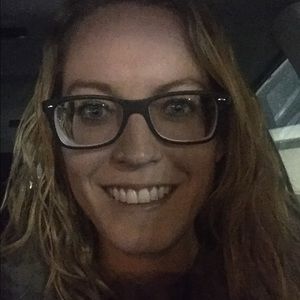 Meet your Posher, Caity