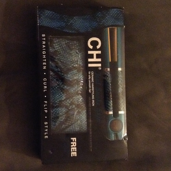 Ceramic iron w/ free matching snake skin wristlet