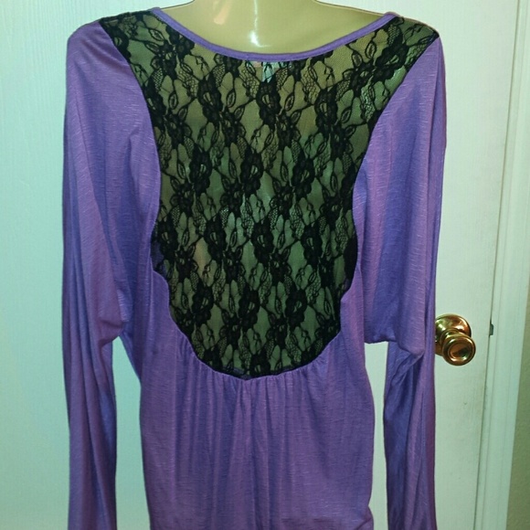 Gianni Bini Purple Top with Black lace, size Large - Picture 2 of 2
