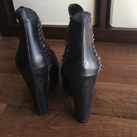 Boots - Picture 2 of 4