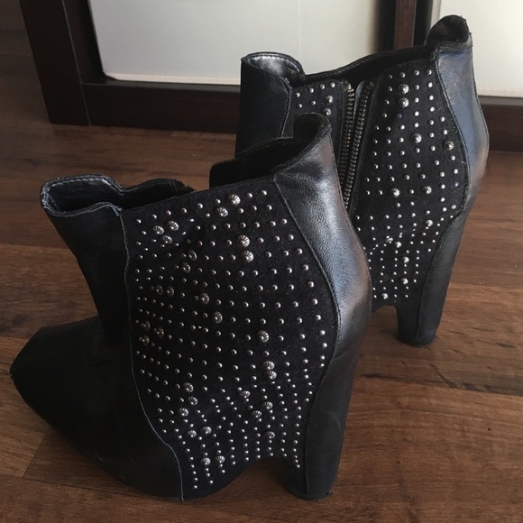 Boots - Picture 3 of 4