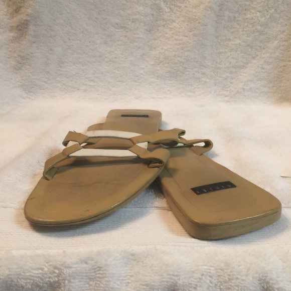 Sandle💕 - Picture 3 of 3