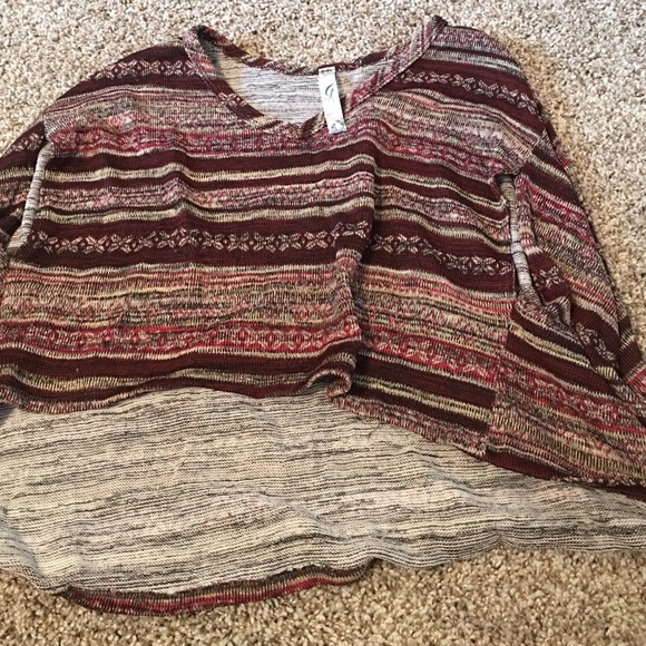 Comfy poncho . Quarter sleeves .