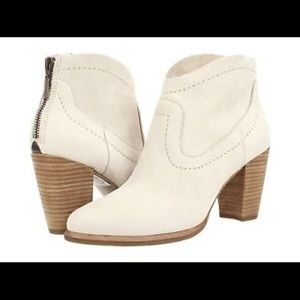 Ugg Womens Charlotte Boots