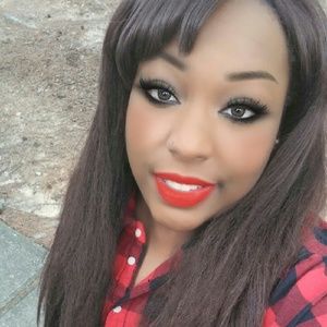 Meet your Posher, Kayla