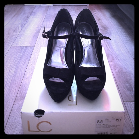 Lauren Conrad platform peeptoe wedges 💕