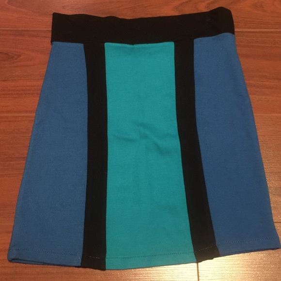 Forever 21 Dresses & Skirts - 🎉 FINAL SALE 🎉 Forever 21 Colorblock Skirt