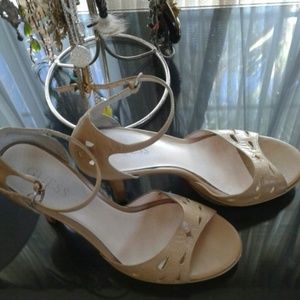 Guess heels