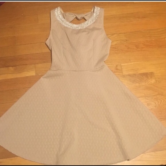 🌟SOLD🌟Nude Love Culture Dress Size Small - Picture 4 of 4