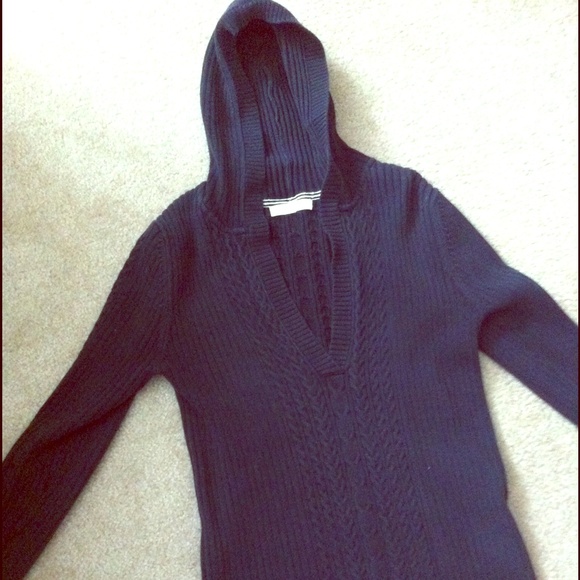 Black v neck cable knit hoodie
