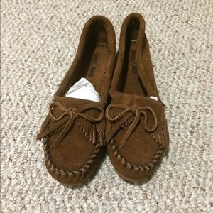 Minnetonka brown moccasins