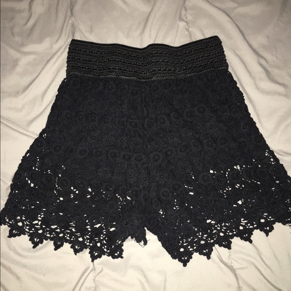 Wall flower meijer brand crochet shorts