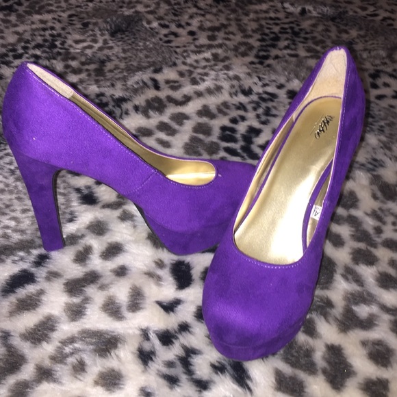 Purple faux-suede pumps