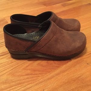 Authentic Dansko Clogs Size 38 Brown