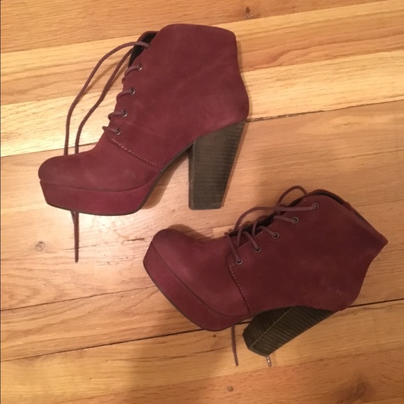 Steve Madden raspy booties