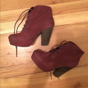 Steve Madden raspy booties