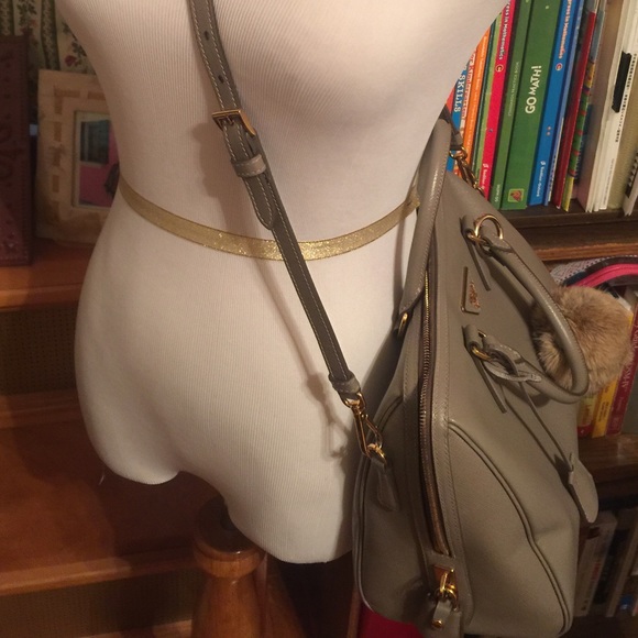 Authentic Prada Saffiano Lux Tote in grey color - Picture 2 of 4