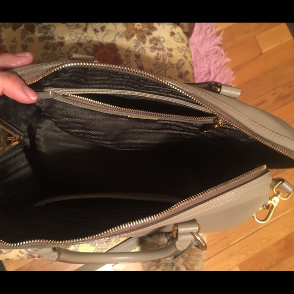 Authentic Prada Saffiano Lux Tote in grey color - Picture 3 of 4