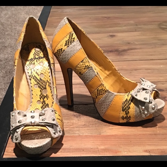 Peep toe heels