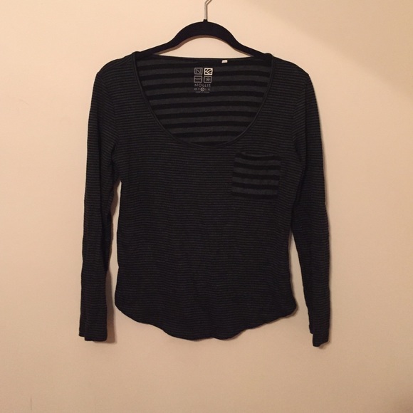 Nollie top black and grey size M
